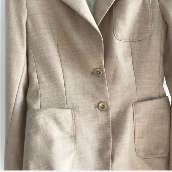Banana Republic Cream Wool and Silk Blend Blazer - Picture 5 of 8